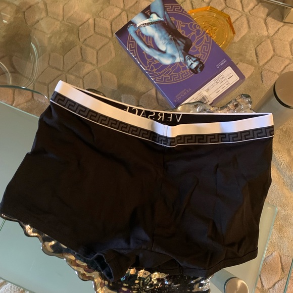 VERSACE - Picture 9 of 10